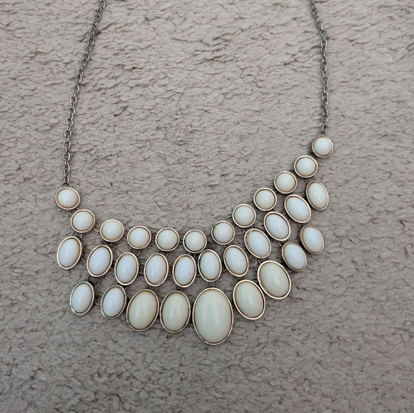 Jewelry - Classic Cream Statement Necklace - Unbranded